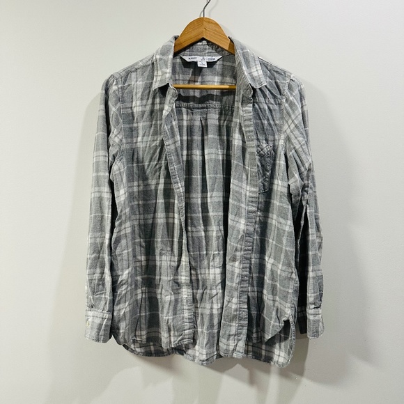 Old Navy | Women’s Large Gray Plaid Flannel Button Down Long Sleeve Shirt - Picture 1 of 5